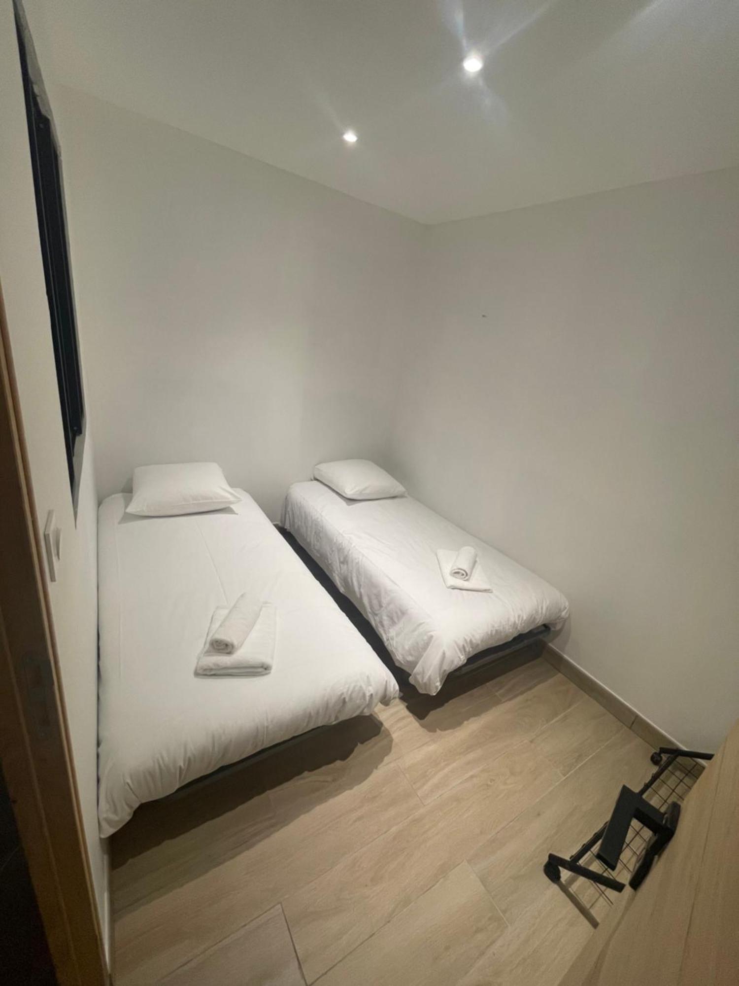 Appartement Ou Studio En Hyper Centre, Pour La Plage Et La Rue Pietonne Il Suffit De Traverser La Rue , Voir La Photo Principale Andernos-les-Bains Exterior foto